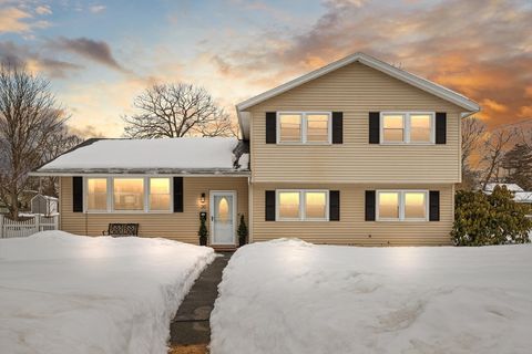 20 Walker Rd Beverly MA 01915