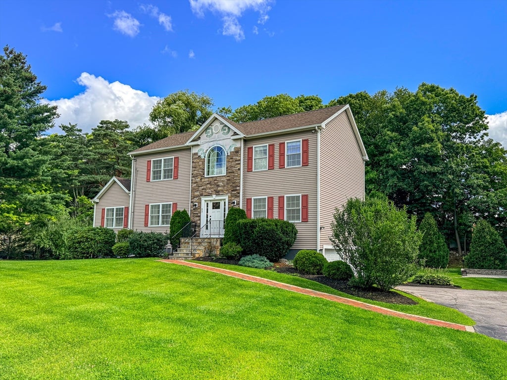 Photo of 52 Phelps St, Marlborough, MA