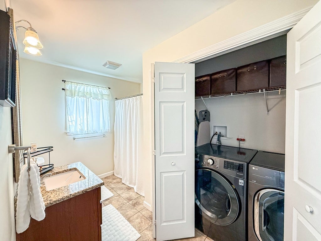 52 Phelps St, Marlborough, MA Photo #11