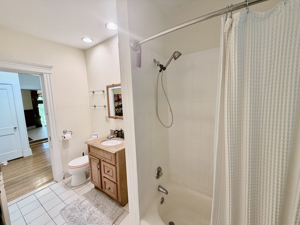 35 Westbourne Ter #2, Brookline, MA Photo #9