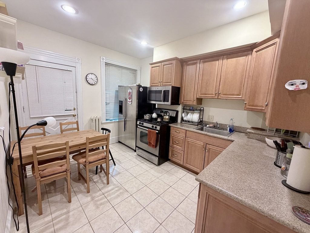 35 Westbourne Ter #2, Brookline, MA Photo #11