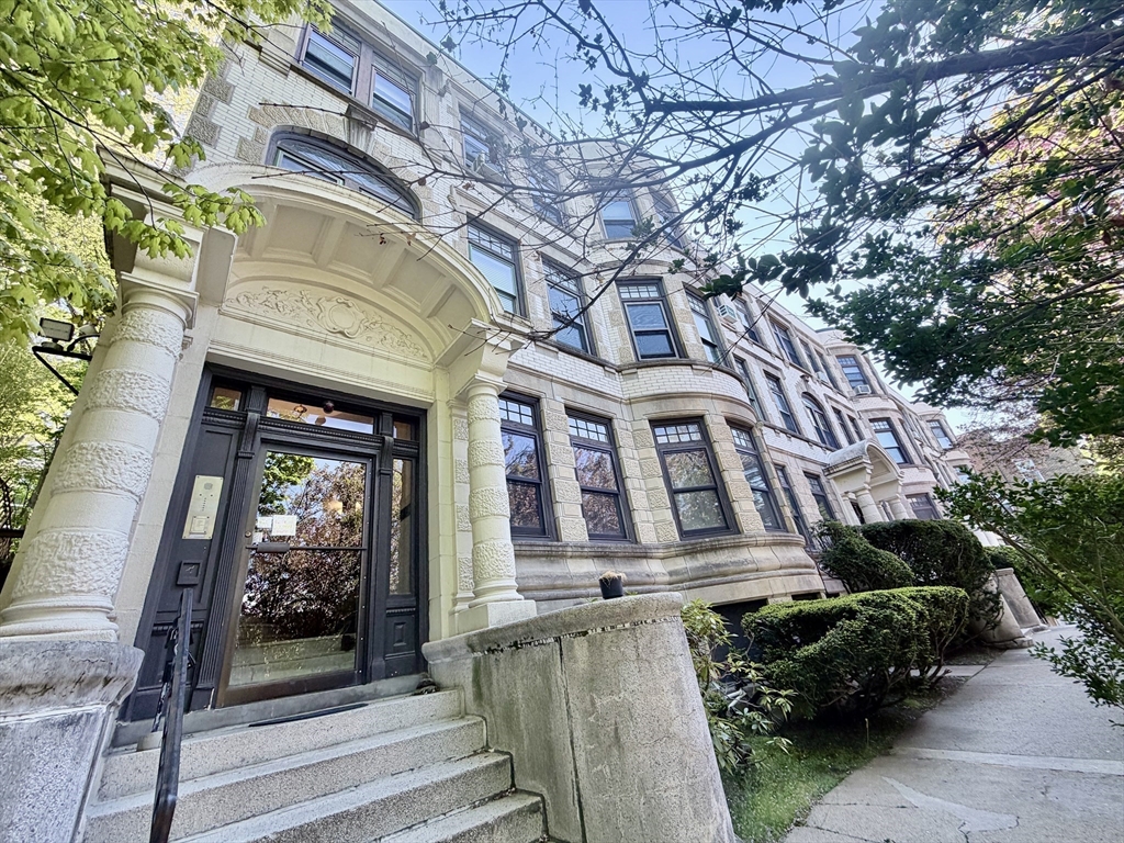 35 Westbourne Ter #2, Brookline, MA Photo #16