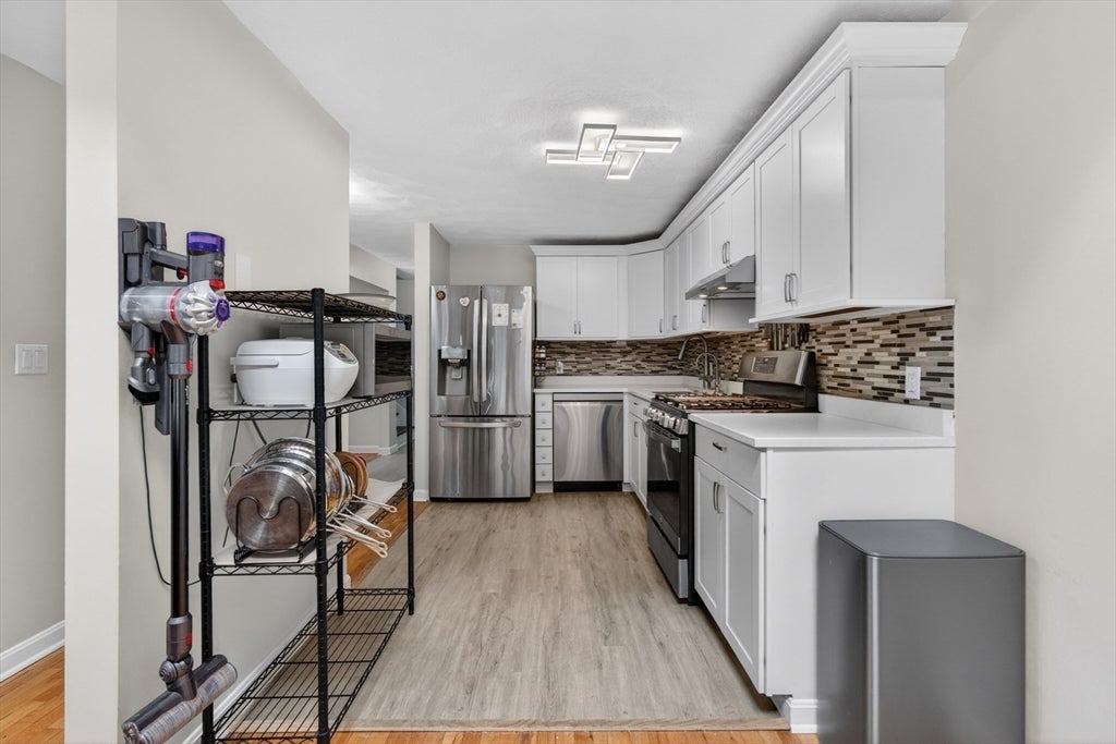 104 Brook St 104