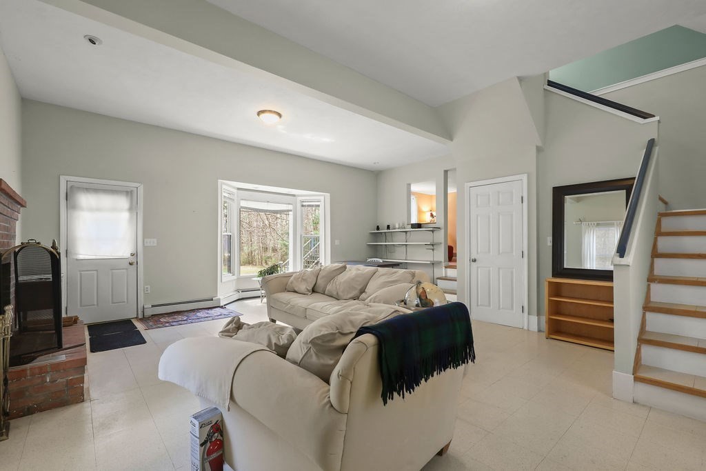 94 Fearing Hill Rd