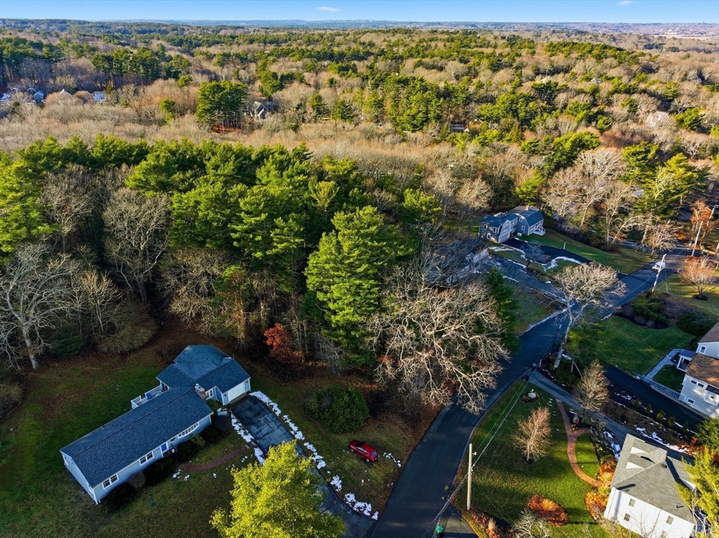 44 Deerhill Ln