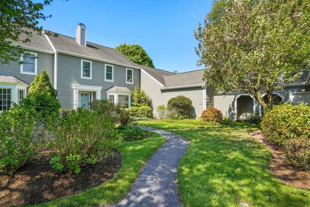 22 Floret Circle 22