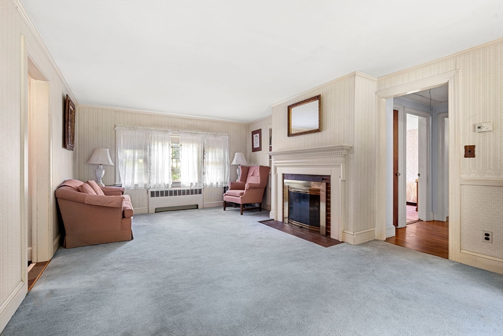 10 Maple St