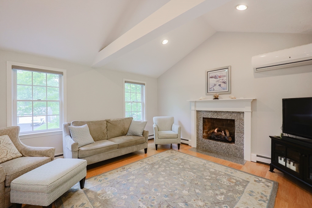 67 Forest Rd