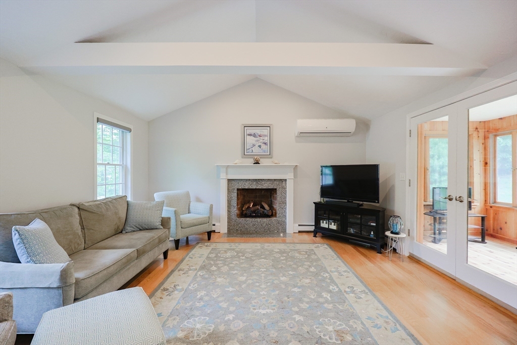 67 Forest Rd