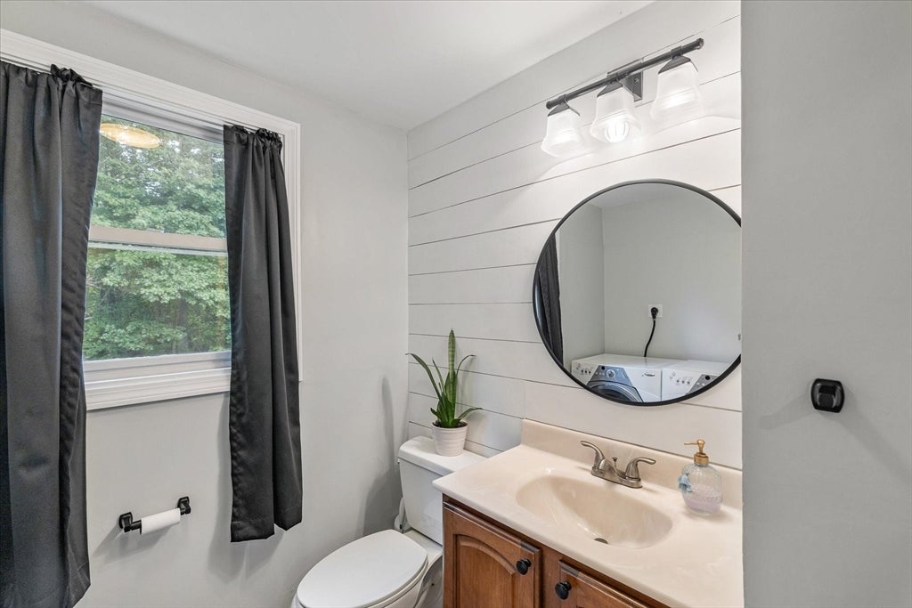 140 Burrage St, Lunenburg, MA Photo #19