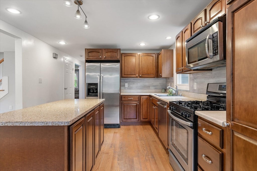 140 Burrage St, Lunenburg, MA Photo #6