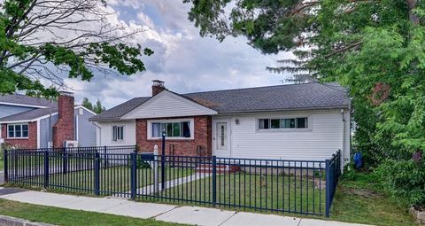 Single Family Residence in Quincy MA 15 Heath Street.jpg