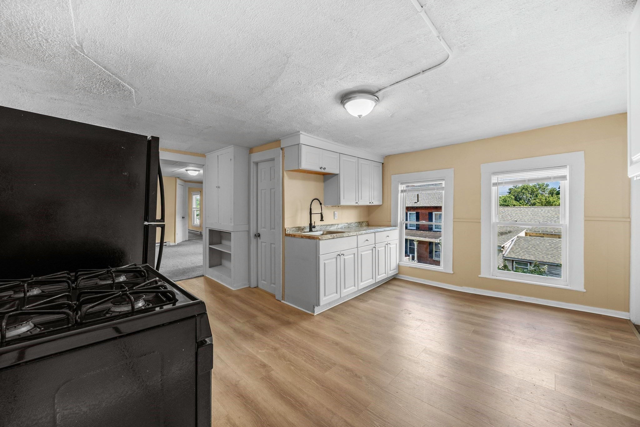 32-34 Pearl St, Chicopee, MA Photo #11