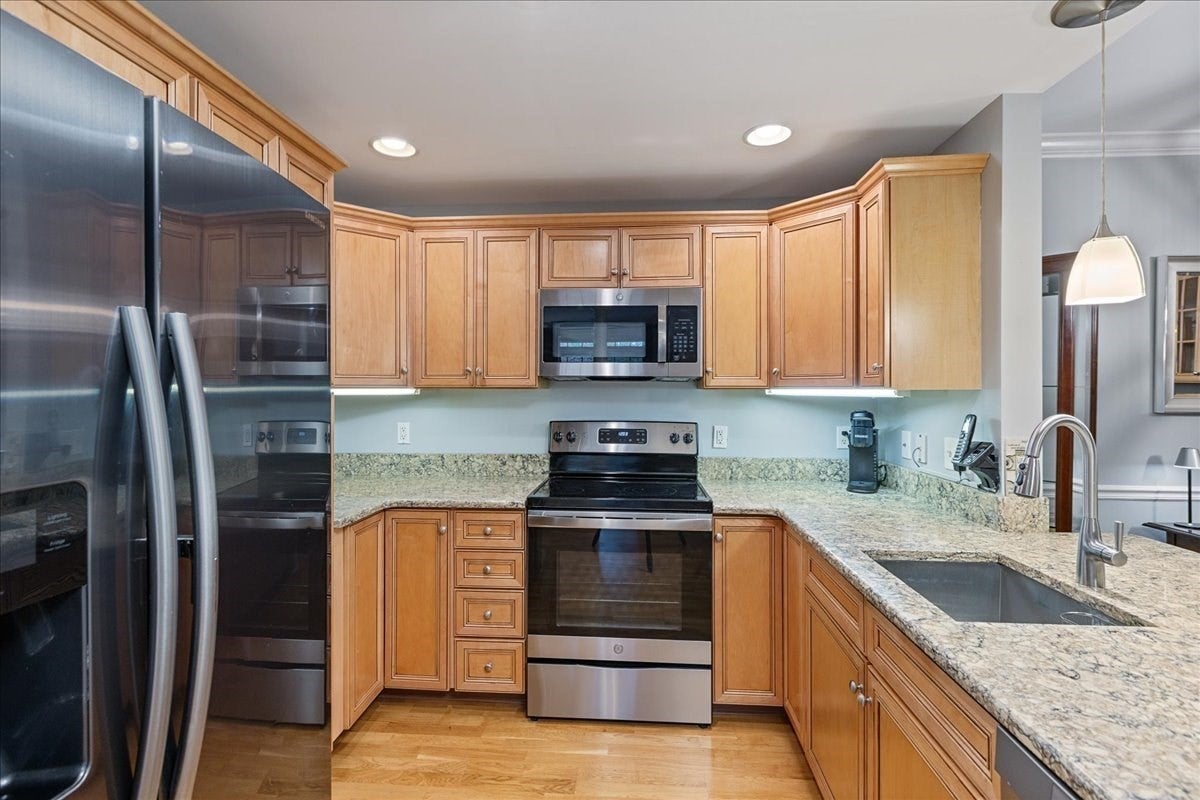 1201 Emerald Court 1201