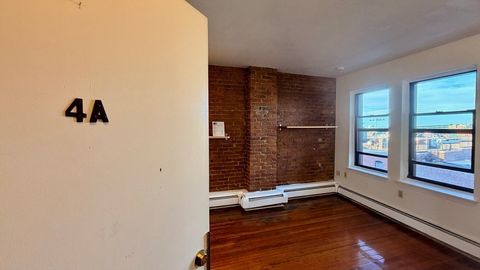 57 Charter Street 4A Boston MA 02113