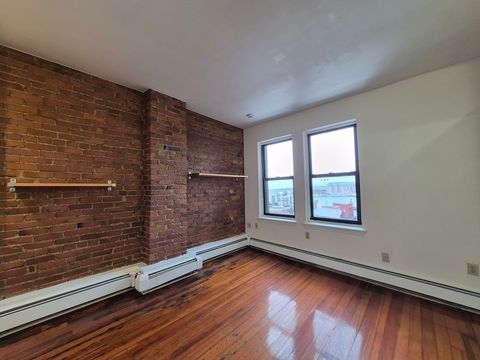 57 Charter Street 4A Boston MA 02113