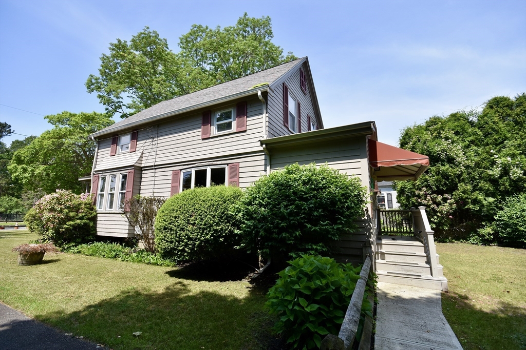 7 Knowles Ave