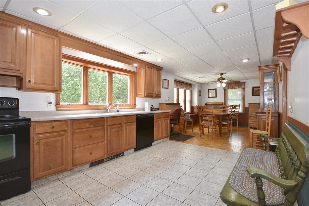 7 Knowles Ave
