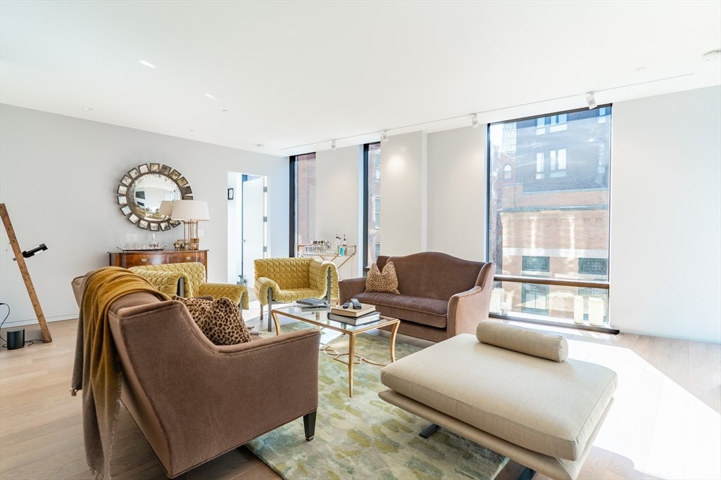 10 Farnsworth Street 3B