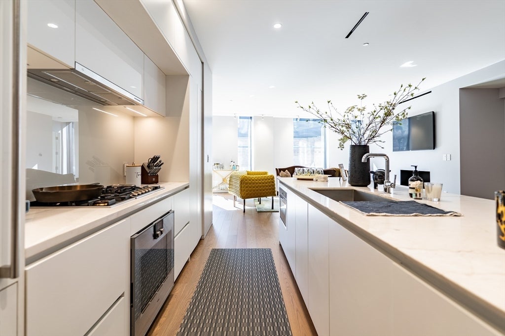 10 Farnsworth Street 3B