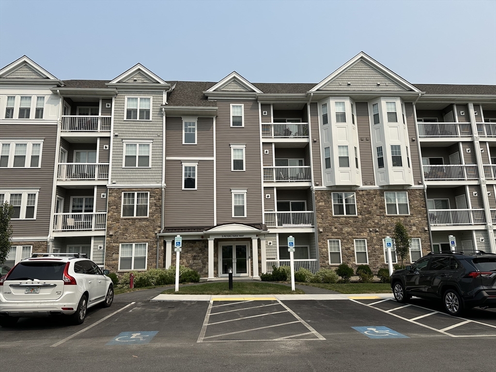 3102 Peters Farm Way 102