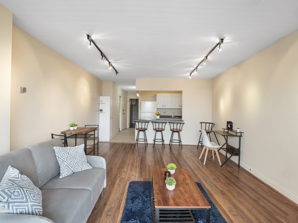 200 Swanton St 717