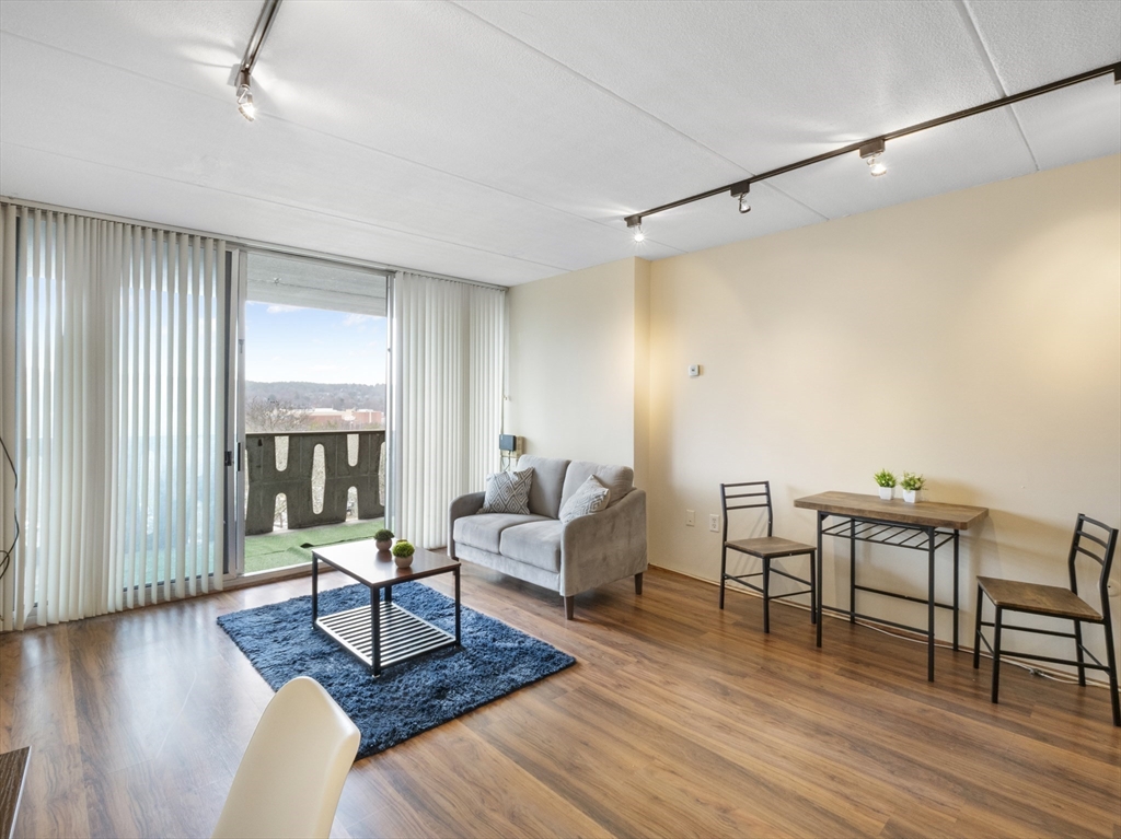 200 Swanton St 717