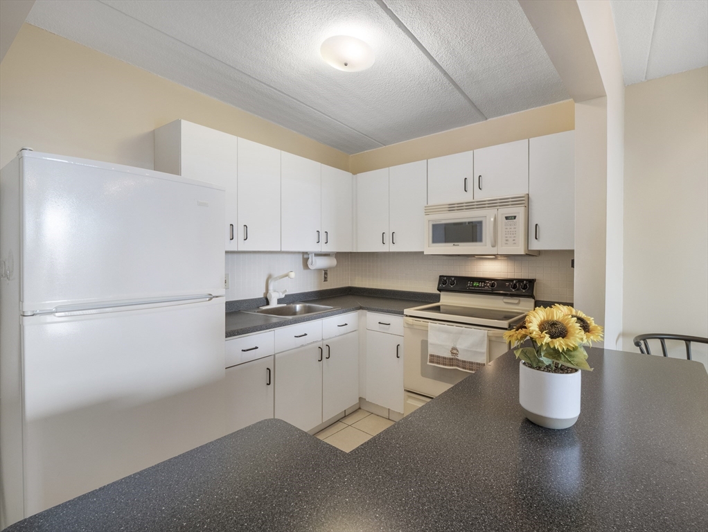 200 Swanton St 717