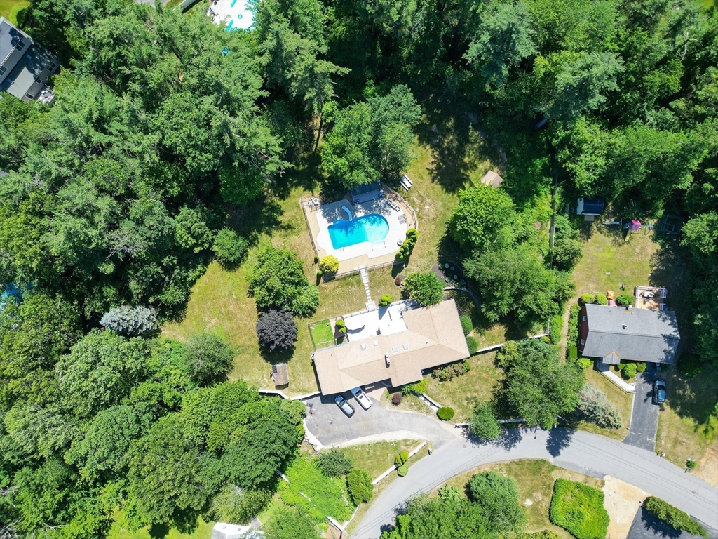44 Putnam Ln