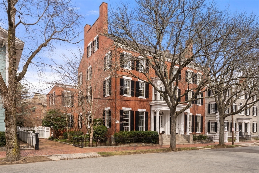 40 Chestnut St