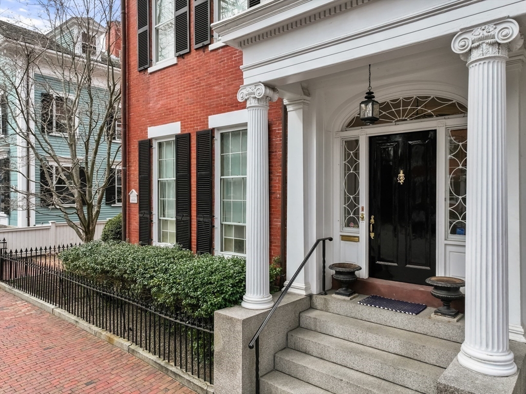 40 Chestnut St