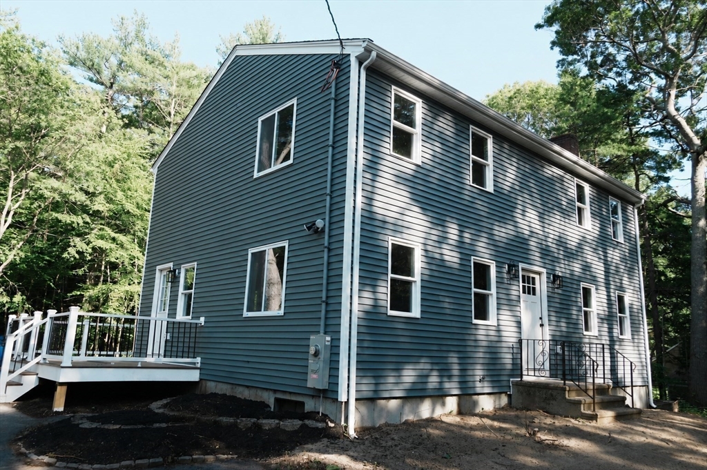 658 Berkley St