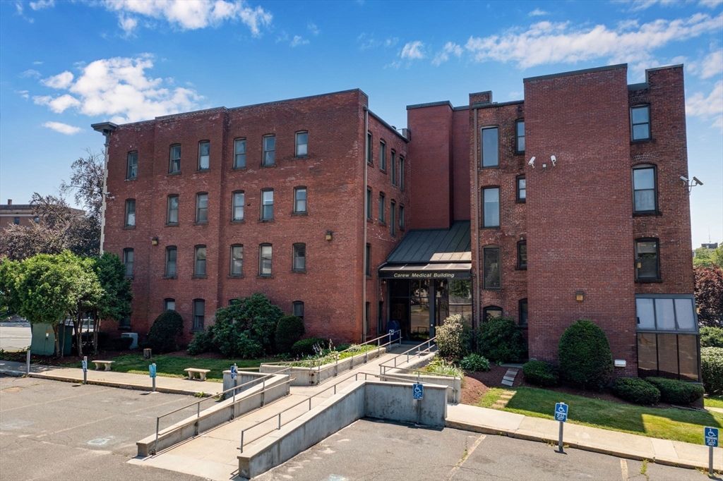 Springfield, Massachusetts 01103, United States, ,Residential,Active,76874