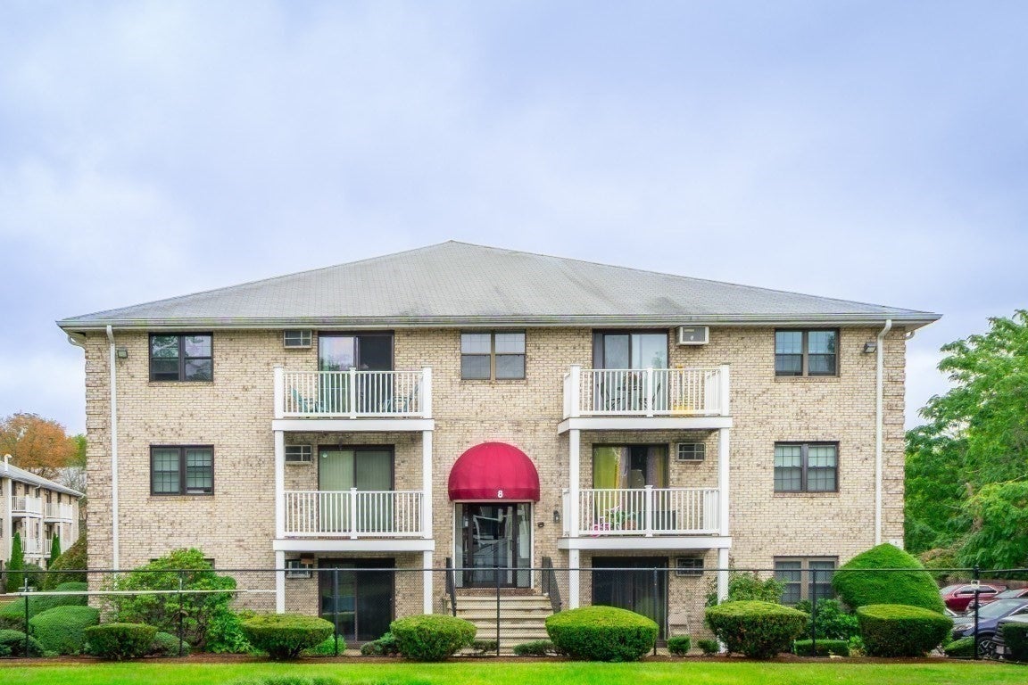 Click for 8 Kenmar Dr #64, Billerica, MA slideshow