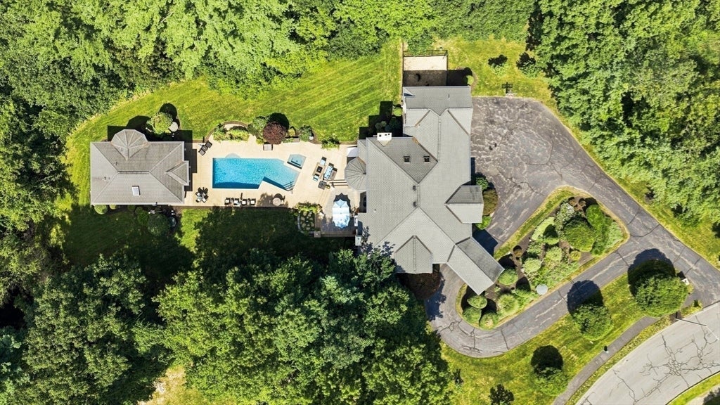 41 Spruce Rd.