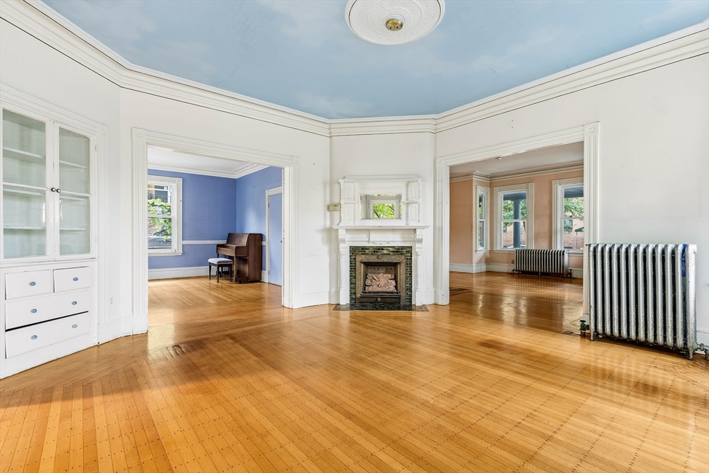 Somerville, Massachusetts 02143, United States, 7 Bedrooms Bedrooms, ,2 BathroomsBathrooms,Residential,Active,231943