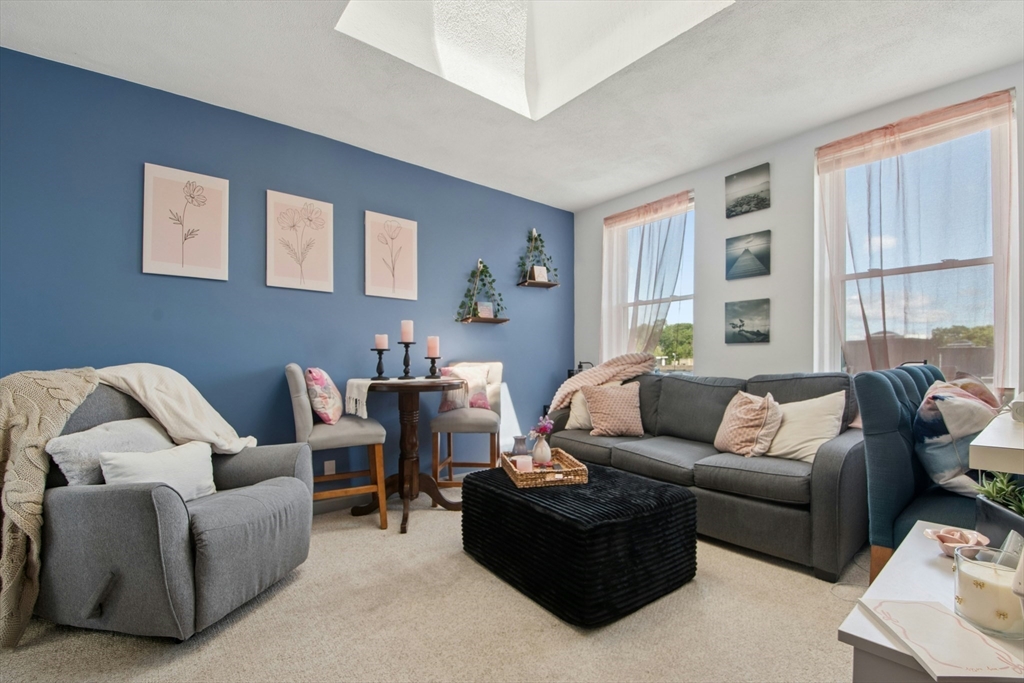 1423 Commonwealth 503