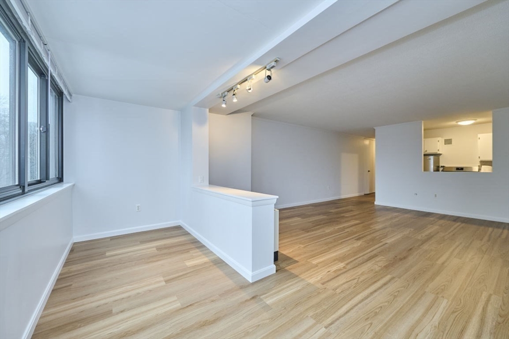 2 Hawthorne Place 6G