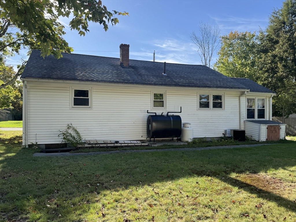 16 Davis St