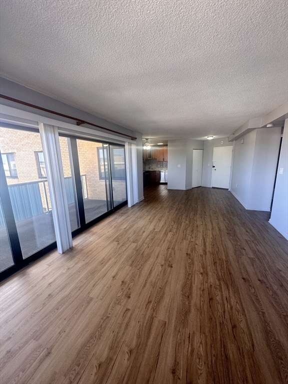 300 Lynn Shore Drive 908