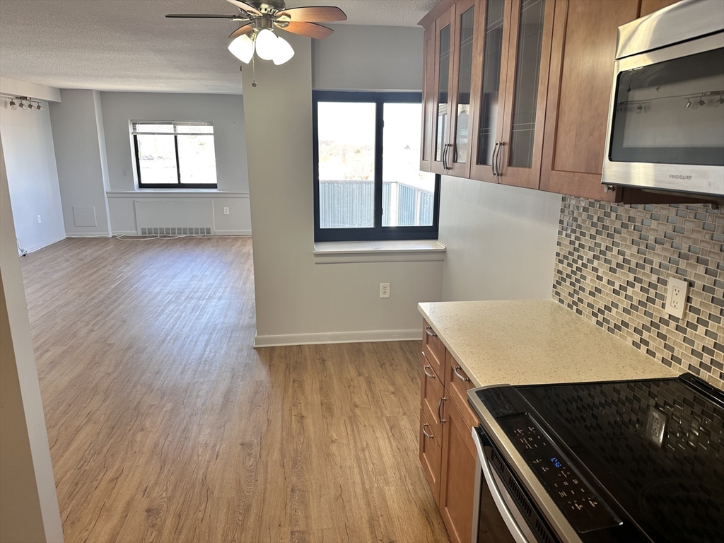 300 Lynn Shore Drive 908