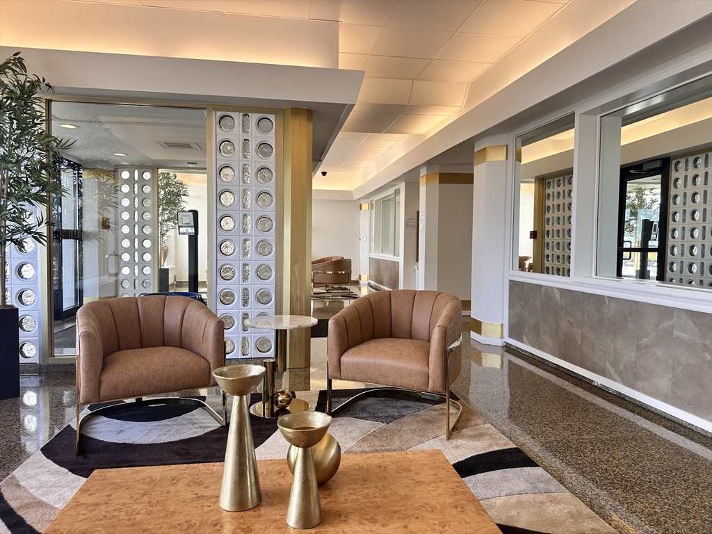 300 Lynn Shore Drive 908