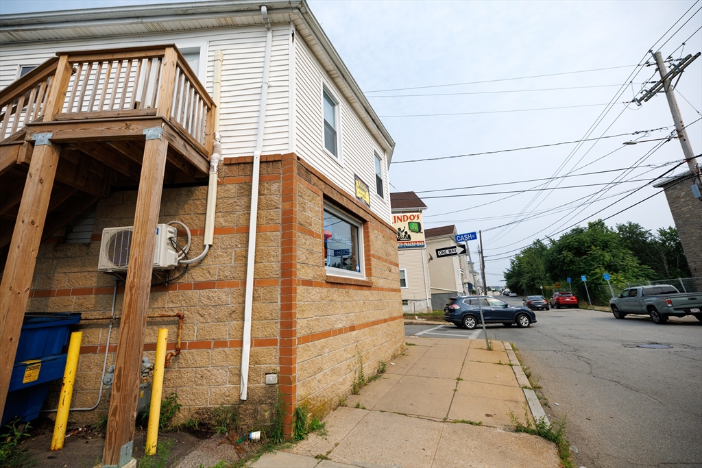 160 Alden St