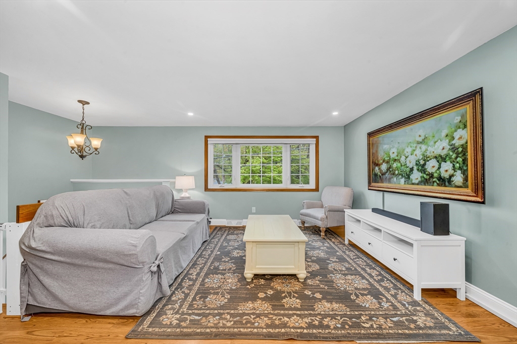 20 Greenlawn Ave