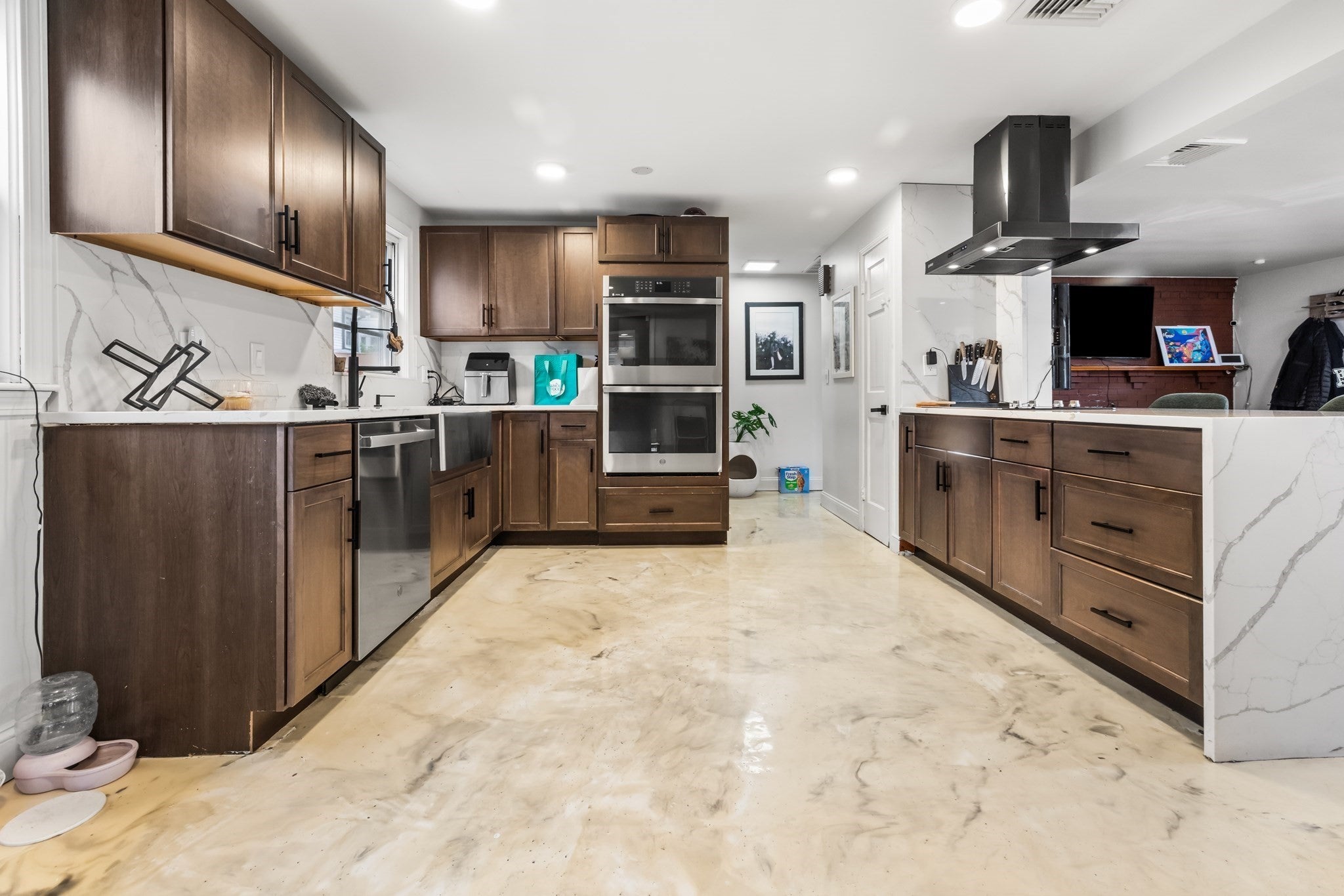 218 Warren