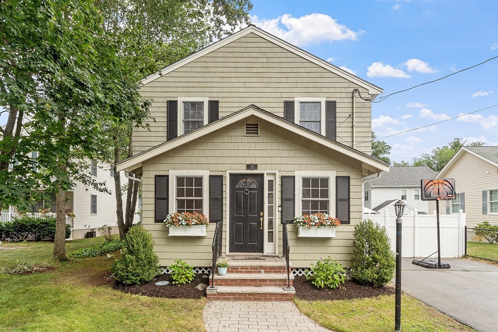 29 Belmont Ave