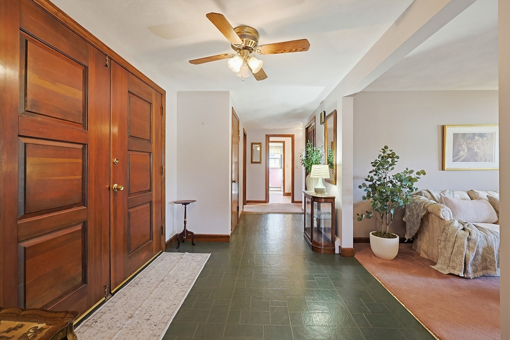 3 Sunnyside Ln