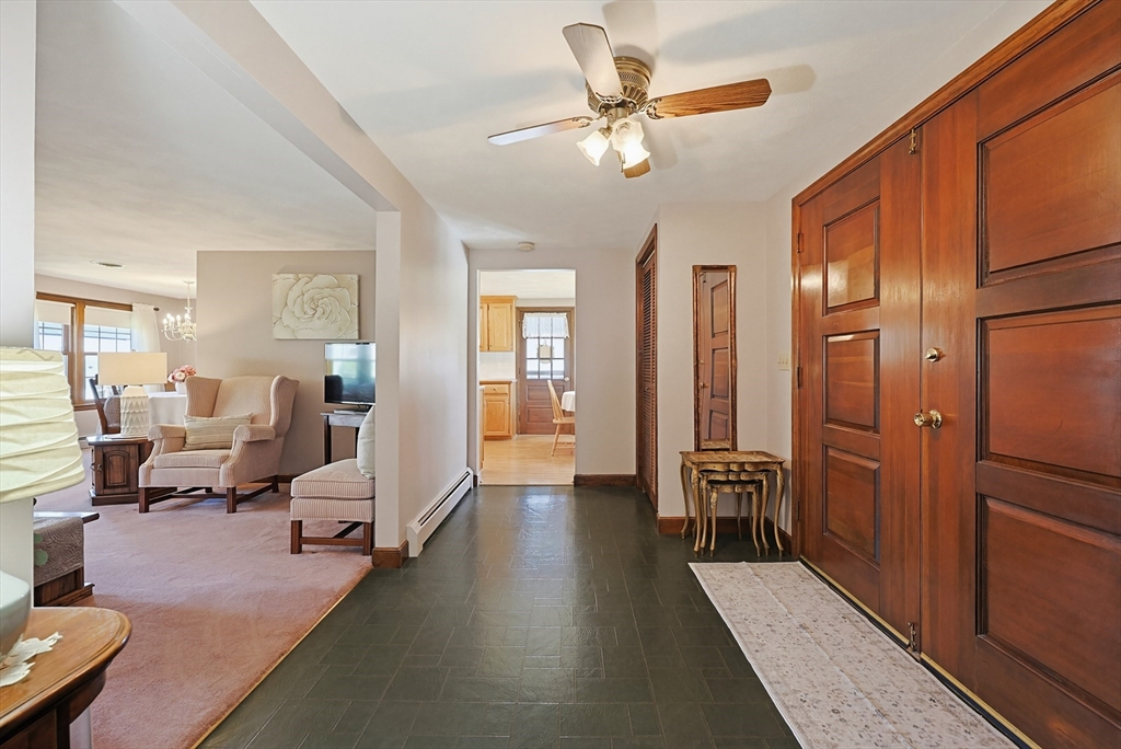3 Sunnyside Ln