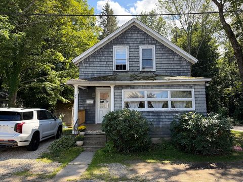 24 Union St Merrimac MA 01860