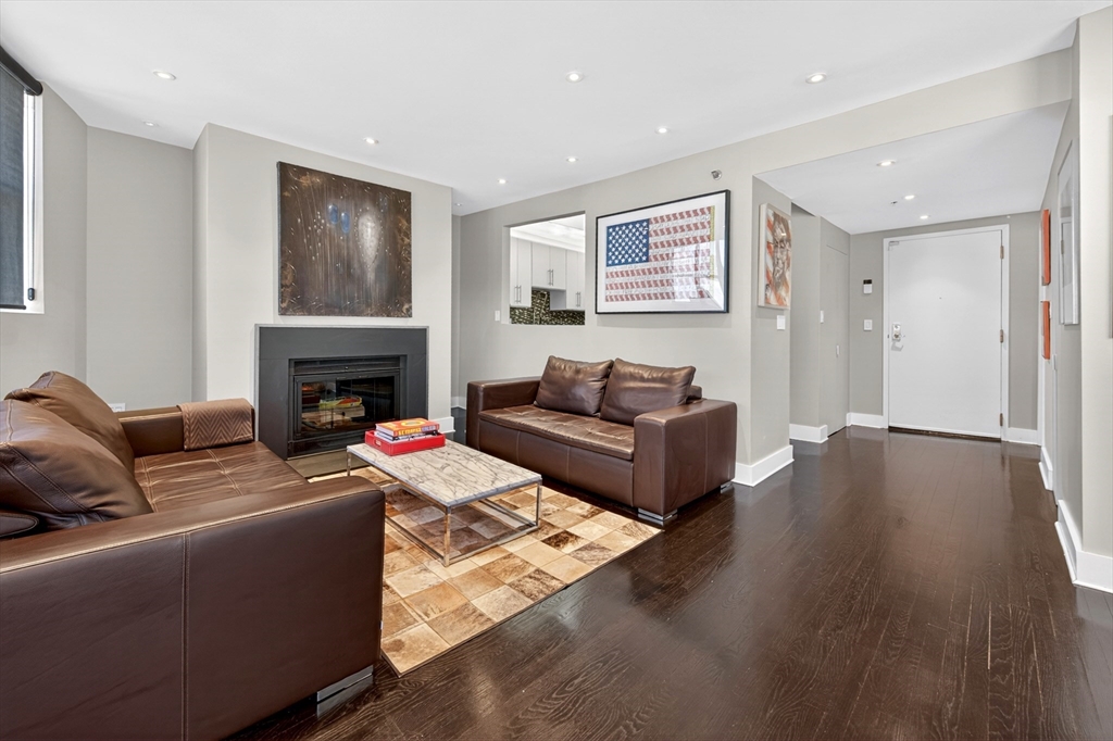 567 Tremont 32